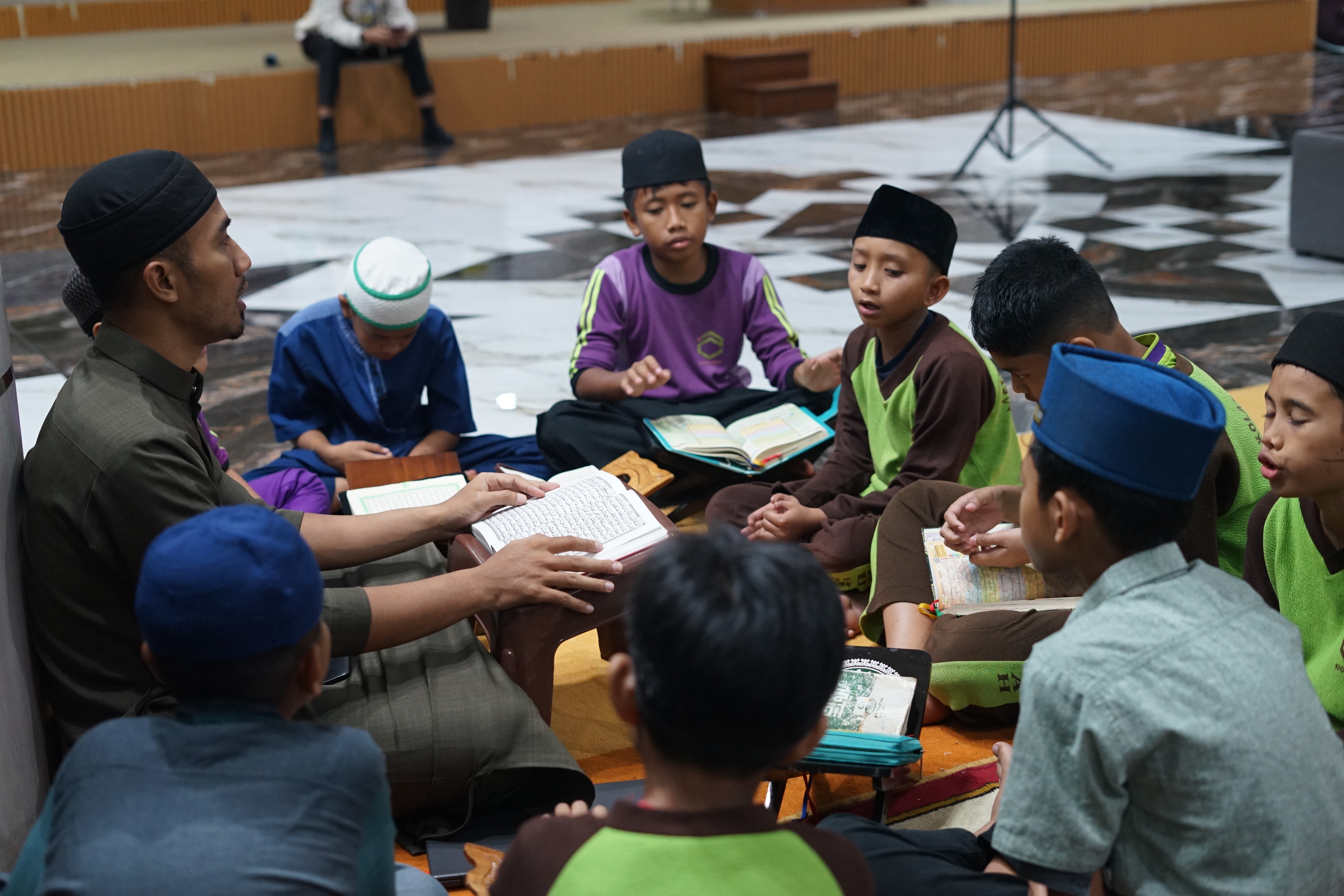 Visual utama Lapisan Amal